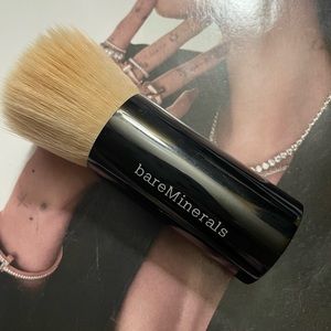 BareMinerals Beautiful Finish Brush